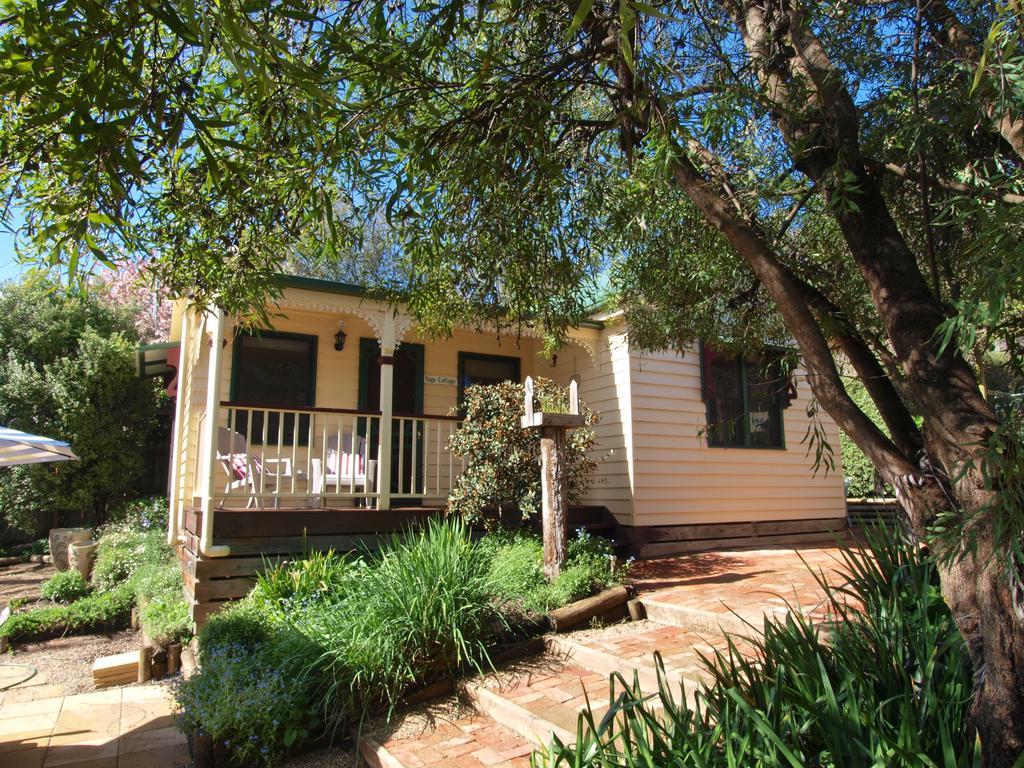 Tiffany'S Cottages Bright Exterior foto